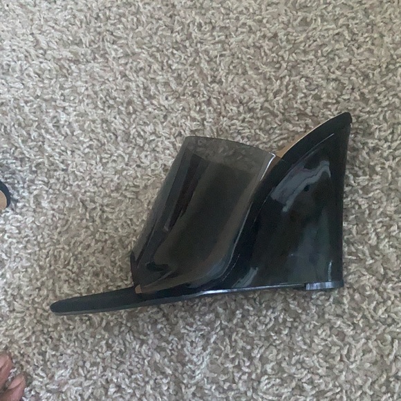 ⭐️Wedge Heeled Jelly Mules Black Clear 8 (fits like a 7) NWOT - Picture 2 of 6